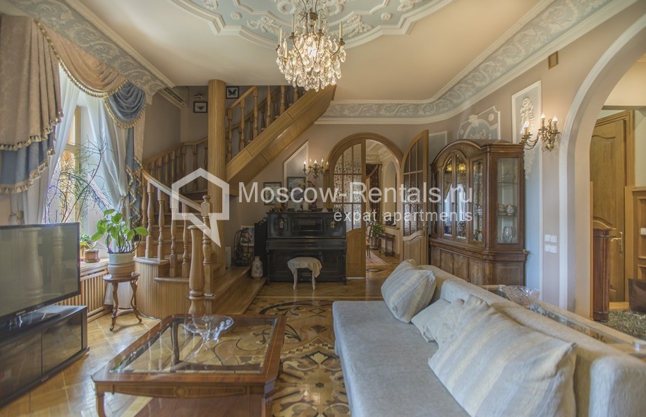 Photo #17 6-room (5 BR) apartment for <a href="http://moscow-rentals.ru/en/articles/long-term-rent" target="_blank">a long-term</a> rent
 in Russia, Moscow, Znamenka str, 15