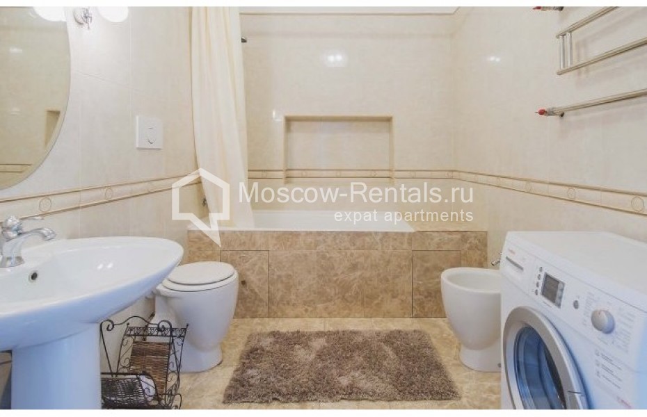 Photo #3 2-room (1 BR) apartment for <a href="http://moscow-rentals.ru/en/articles/long-term-rent" target="_blank">a long-term</a> rent
 in Russia, Moscow, B. Polyanka str, 1/3