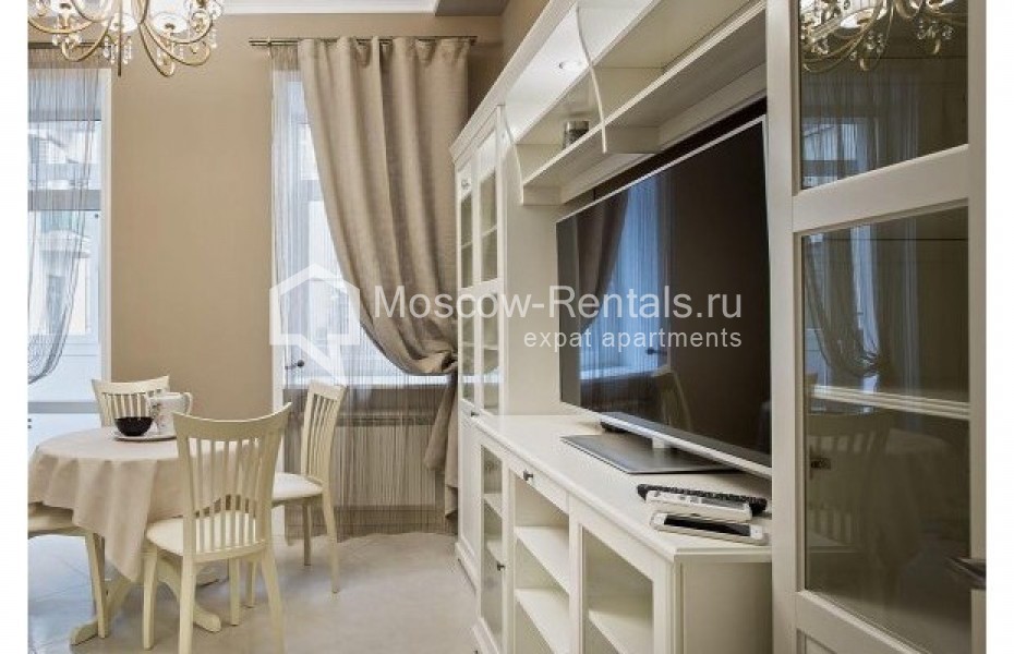 Photo #8 3-room (2 BR) apartment for <a href="http://moscow-rentals.ru/en/articles/long-term-rent" target="_blank">a long-term</a> rent
 in Russia, Moscow, Tverskaya str.