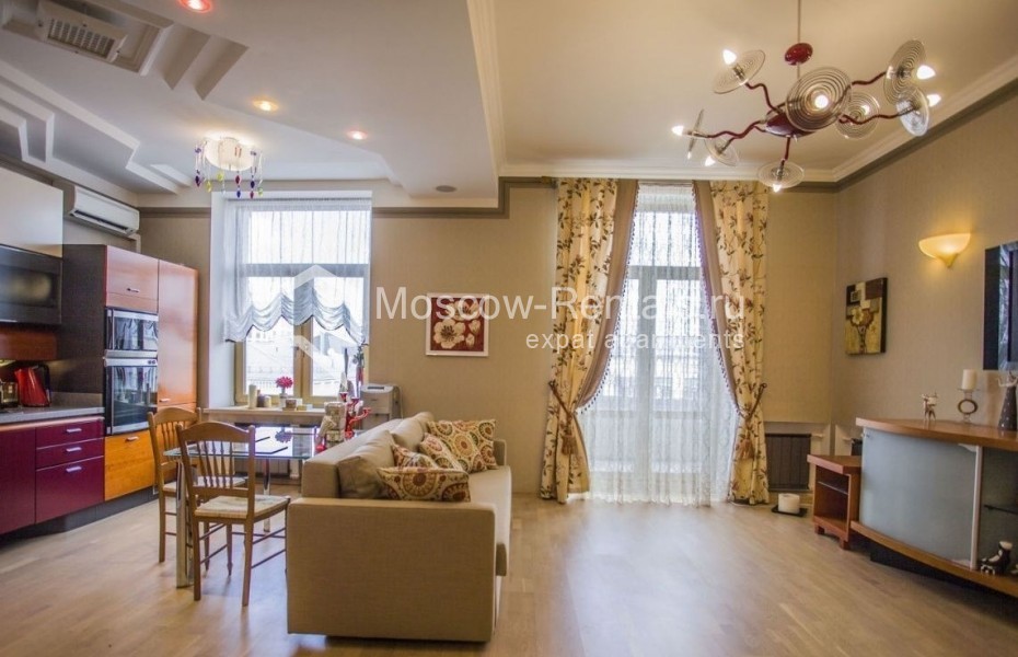Photo #2 3-room (2 BR) apartment for <a href="http://moscow-rentals.ru/en/articles/long-term-rent" target="_blank">a long-term</a> rent
 in Russia, Moscow, Tverskaya str., 17