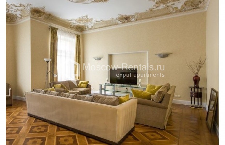 Photo #2 7-room (6 BR) apartment for <a href="http://moscow-rentals.ru/en/articles/long-term-rent" target="_blank">a long-term</a> rent
 in Russia, Moscow, 1st Obydenskyi lane, 9/12