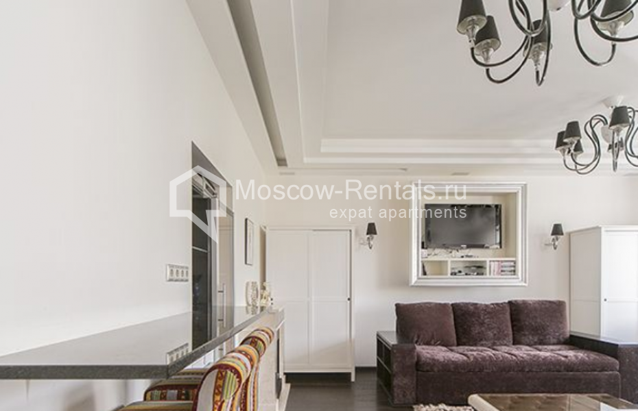 Photo #3 2-room (1 BR) apartment for <a href="http://moscow-rentals.ru/en/articles/long-term-rent" target="_blank">a long-term</a> rent
 in Russia, Moscow, Kamergerskyi lane,  2