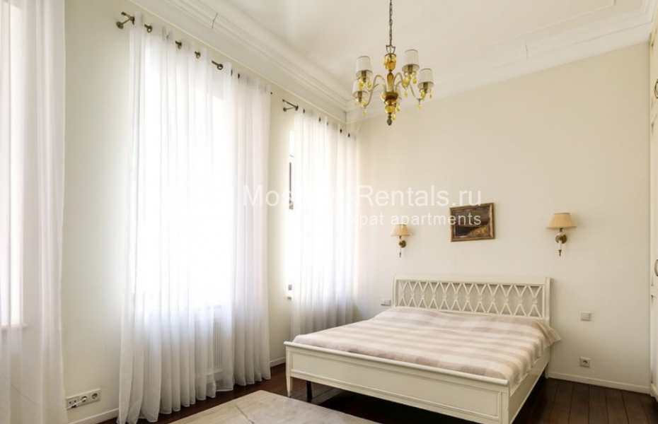 Photo #4 3-room (2 BR) apartment for <a href="http://moscow-rentals.ru/en/articles/long-term-rent" target="_blank">a long-term</a> rent
 in Russia, Moscow, Bolshoi Palashevskyi lane, 1/14С1