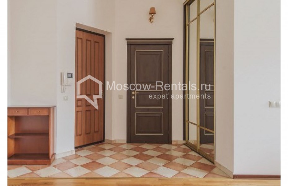 Photo #6 3-room (2 BR) apartment for <a href="http://moscow-rentals.ru/en/articles/long-term-rent" target="_blank">a long-term</a> rent
 in Russia, Moscow, Varsonofievskyi lane, 6