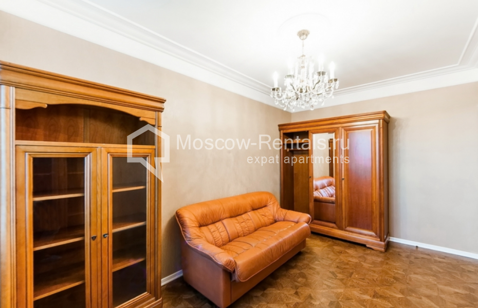 Photo #4 3-room (2 BR) apartment for <a href="http://moscow-rentals.ru/en/articles/long-term-rent" target="_blank">a long-term</a> rent
 in Russia, Moscow, Osennyi blv, 2