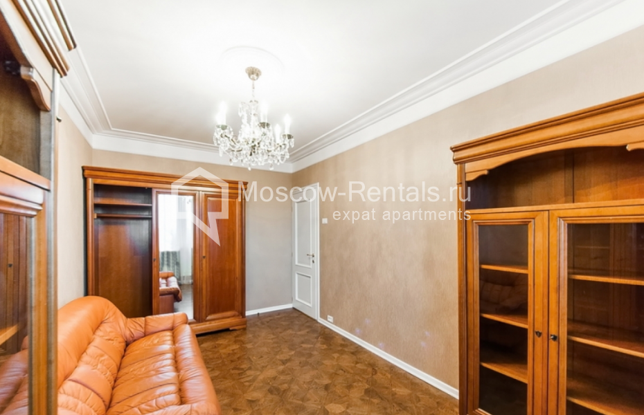 Photo #5 3-room (2 BR) apartment for <a href="http://moscow-rentals.ru/en/articles/long-term-rent" target="_blank">a long-term</a> rent
 in Russia, Moscow, Osennyi blv, 2