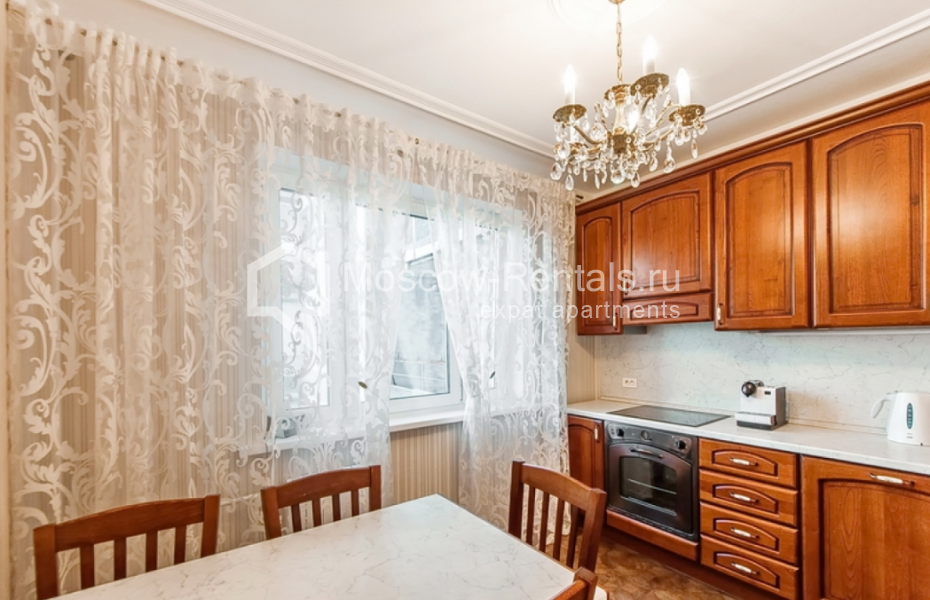 Photo #11 3-room (2 BR) apartment for <a href="http://moscow-rentals.ru/en/articles/long-term-rent" target="_blank">a long-term</a> rent
 in Russia, Moscow, Osennyi blv, 2