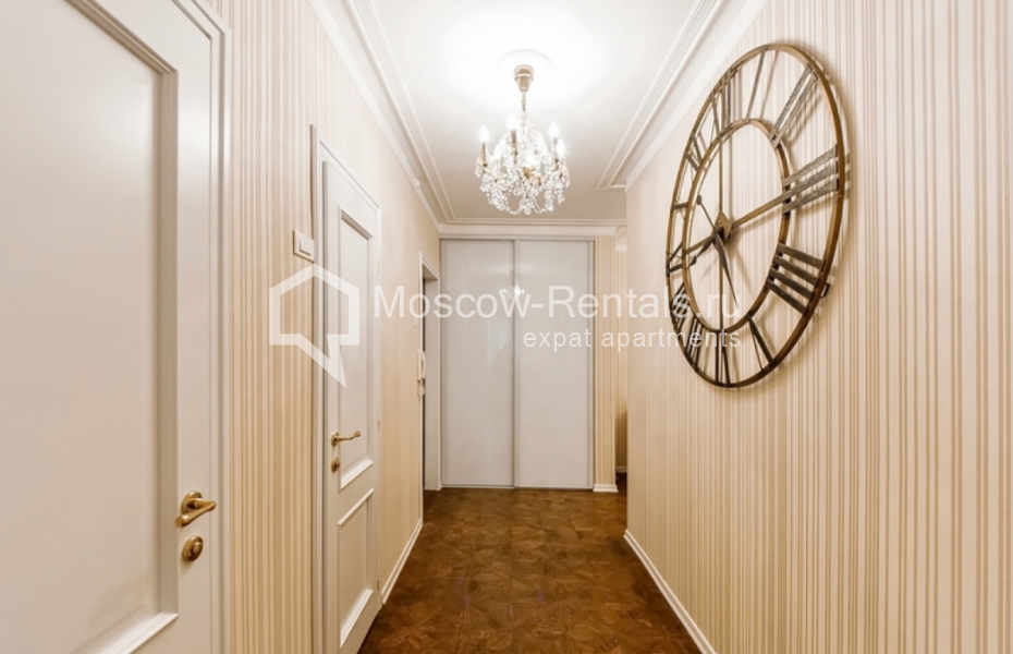 Photo #14 3-room (2 BR) apartment for <a href="http://moscow-rentals.ru/en/articles/long-term-rent" target="_blank">a long-term</a> rent
 in Russia, Moscow, Osennyi blv, 2