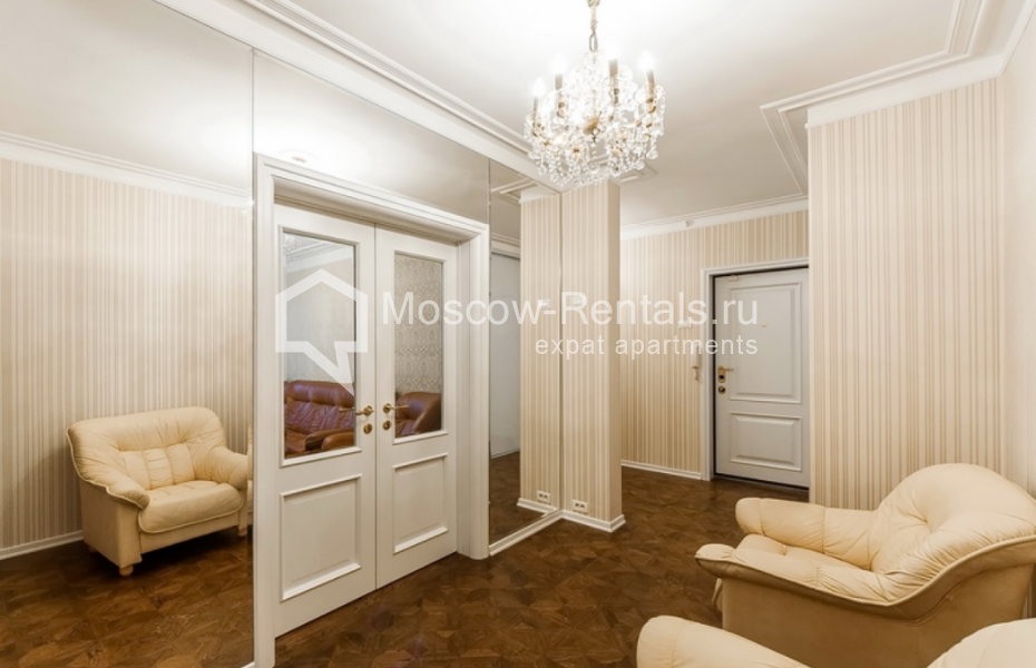 Photo #16 3-room (2 BR) apartment for <a href="http://moscow-rentals.ru/en/articles/long-term-rent" target="_blank">a long-term</a> rent
 in Russia, Moscow, Osennyi blv, 2
