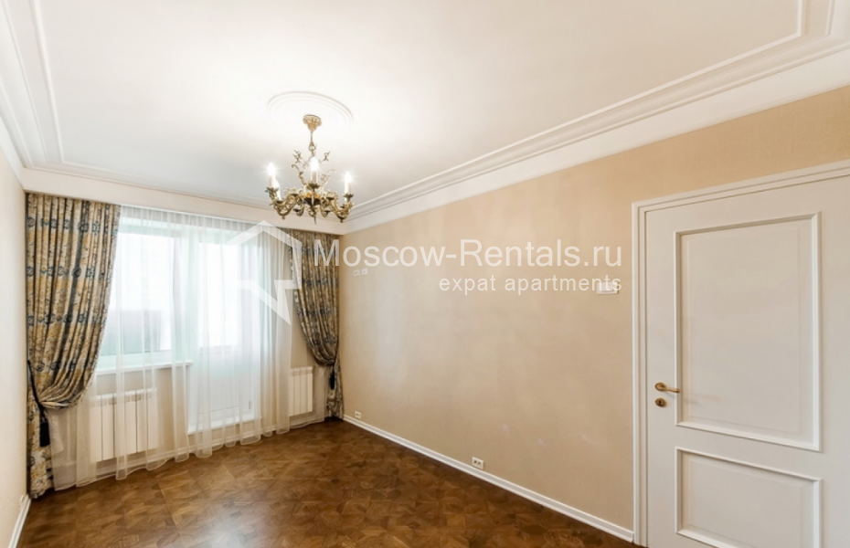 Photo #6 3-room (2 BR) apartment for <a href="http://moscow-rentals.ru/en/articles/long-term-rent" target="_blank">a long-term</a> rent
 in Russia, Moscow, Osennyi blv, 2