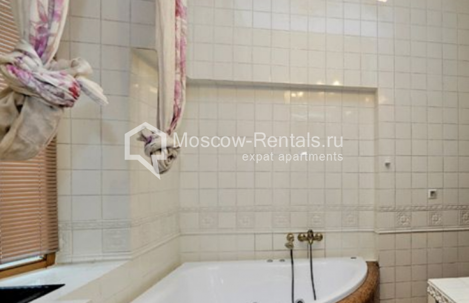 Photo #9 3-room (2 BR) apartment for <a href="http://moscow-rentals.ru/en/articles/long-term-rent" target="_blank">a long-term</a> rent
 in Russia, Moscow, Solyanka str, 1/2 С 1