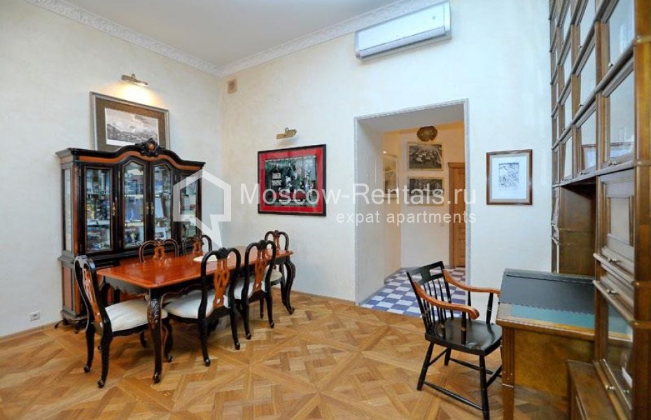Photo #3 3-room (2 BR) apartment for <a href="http://moscow-rentals.ru/en/articles/long-term-rent" target="_blank">a long-term</a> rent
 in Russia, Moscow, Solyanka str, 1/2 С 1
