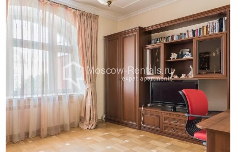 Photo #9 5-room (4 BR) apartment for <a href="http://moscow-rentals.ru/en/articles/long-term-rent" target="_blank">a long-term</a> rent
 in Russia, Moscow, Petrovskyi blv., 23