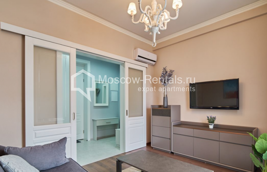 Photo #2 2-room (1 BR) apartment for <a href="http://moscow-rentals.ru/en/articles/long-term-rent" target="_blank">a long-term</a> rent
 in Russia, Moscow, Tverskaya str, 4