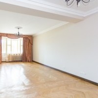 Photo #1 4-room (3 BR) apartment for <a href="http://moscow-rentals.ru/en/articles/long-term-rent" target="_blank">a long-term</a> rent
 in Russia, Moscow, Bolshaya Yakimanka str., 26