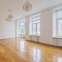 Photo #1 5-room (4 BR) apartment for <a href="http://moscow-rentals.ru/en/articles/long-term-rent" target="_blank">a long-term</a> rent
 in Russia, Moscow, Novokuznetskaya str., 33С1