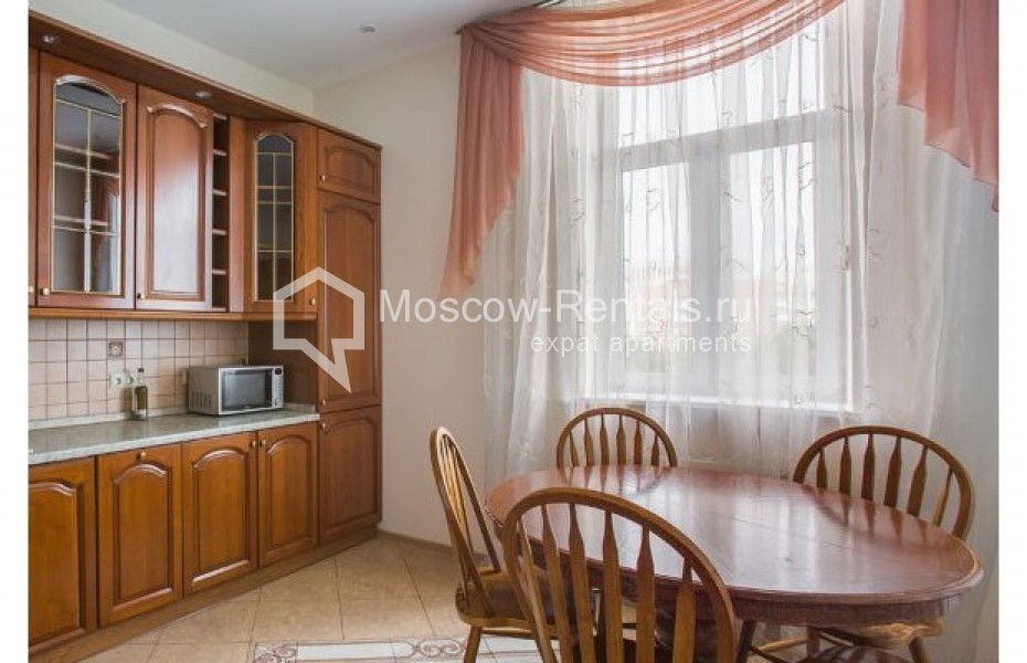 Photo #1 4-room (3 BR) apartment for <a href="http://moscow-rentals.ru/en/articles/long-term-rent" target="_blank">a long-term</a> rent
 in Russia, Moscow, Krymskyi val, 8