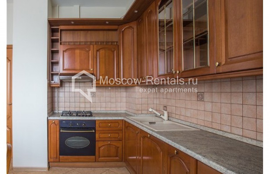Photo #2 4-room (3 BR) apartment for <a href="http://moscow-rentals.ru/en/articles/long-term-rent" target="_blank">a long-term</a> rent
 in Russia, Moscow, Krymskyi val, 8