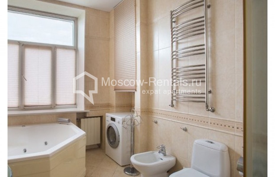 Photo #11 4-room (3 BR) apartment for <a href="http://moscow-rentals.ru/en/articles/long-term-rent" target="_blank">a long-term</a> rent
 in Russia, Moscow, Krymskyi val, 8