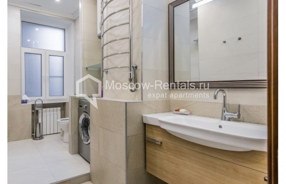 Photo #11 4-room (3 BR) apartment for <a href="http://moscow-rentals.ru/en/articles/long-term-rent" target="_blank">a long-term</a> rent
 in Russia, Moscow, Ovchinnkovskyi lane, 10