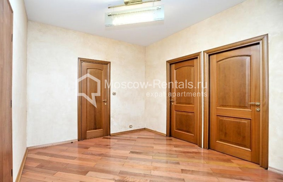 Photo #16 3-room (2 BR) apartment for <a href="http://moscow-rentals.ru/en/articles/long-term-rent" target="_blank">a long-term</a> rent
 in Russia, Moscow, Klimentovskyi lane, 2