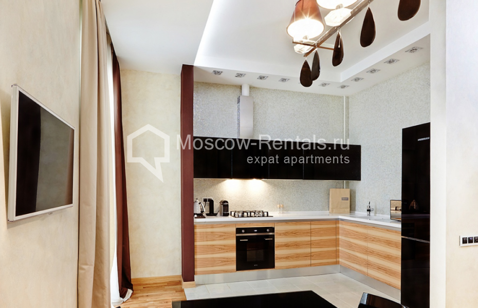 Photo #3 2-room (1 BR) apartment for <a href="http://moscow-rentals.ru/en/articles/long-term-rent" target="_blank">a long-term</a> rent
 in Russia, Moscow, Tverskaya str, 4