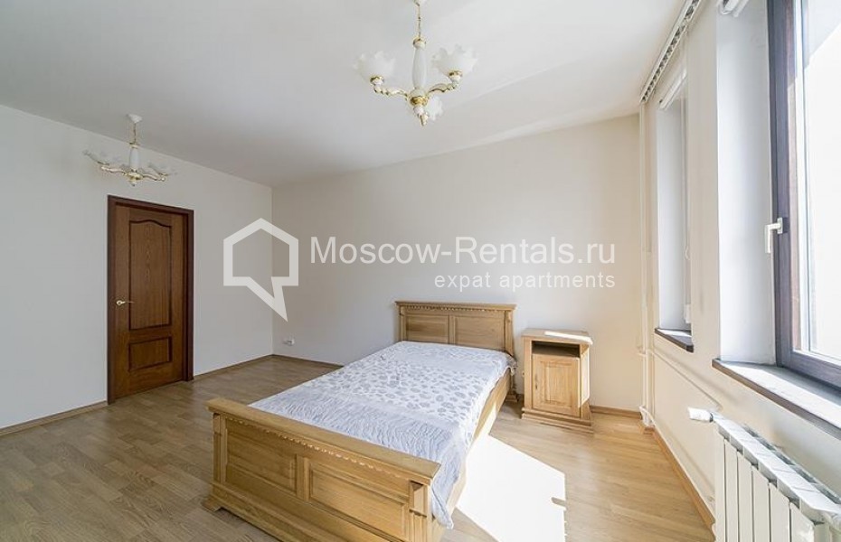 Photo #7 4-room (3 BR) apartment for <a href="http://moscow-rentals.ru/en/articles/long-term-rent" target="_blank">a long-term</a> rent
 in Russia, Moscow, Kursovoi lane, 8/2