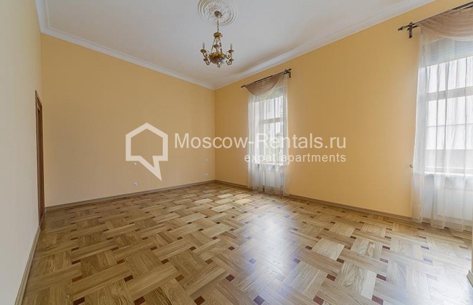 Photo #5 3-room (2 BR) apartment for <a href="http://moscow-rentals.ru/en/articles/long-term-rent" target="_blank">a long-term</a> rent
 in Russia, Moscow, 1st Zachatievskyi lane, 6