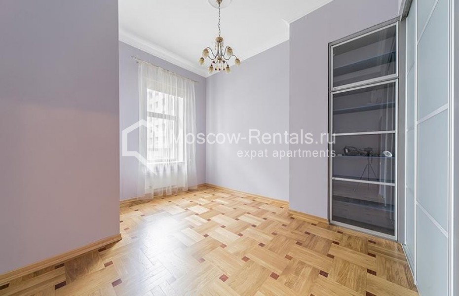 Photo #6 3-room (2 BR) apartment for <a href="http://moscow-rentals.ru/en/articles/long-term-rent" target="_blank">a long-term</a> rent
 in Russia, Moscow, 1st Zachatievskyi lane, 6