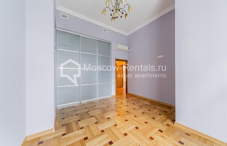 Photo #7 3-room (2 BR) apartment for <a href="http://moscow-rentals.ru/en/articles/long-term-rent" target="_blank">a long-term</a> rent
 in Russia, Moscow, 1st Zachatievskyi lane, 6