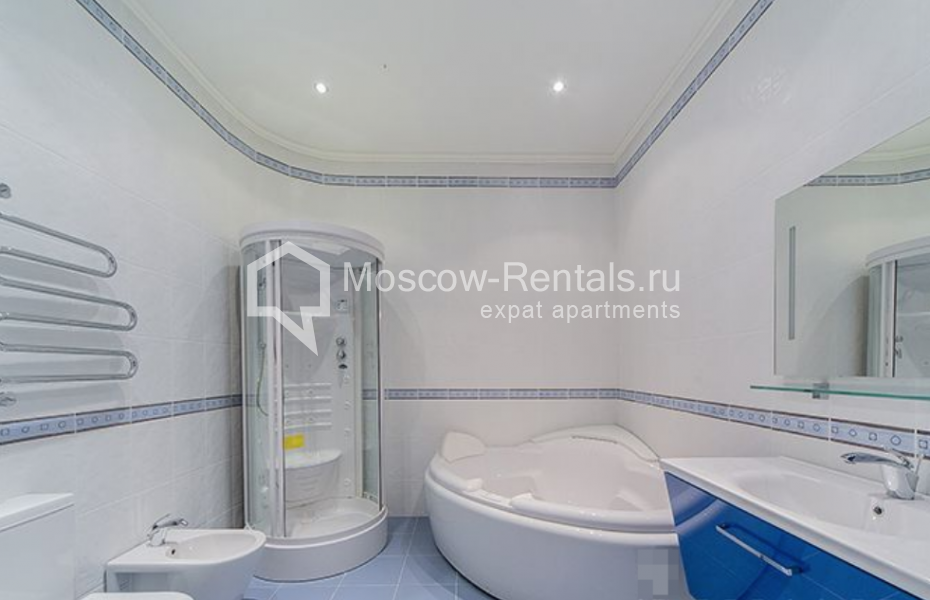 Photo #10 3-room (2 BR) apartment for <a href="http://moscow-rentals.ru/en/articles/long-term-rent" target="_blank">a long-term</a> rent
 in Russia, Moscow, 1st Zachatievskyi lane, 6