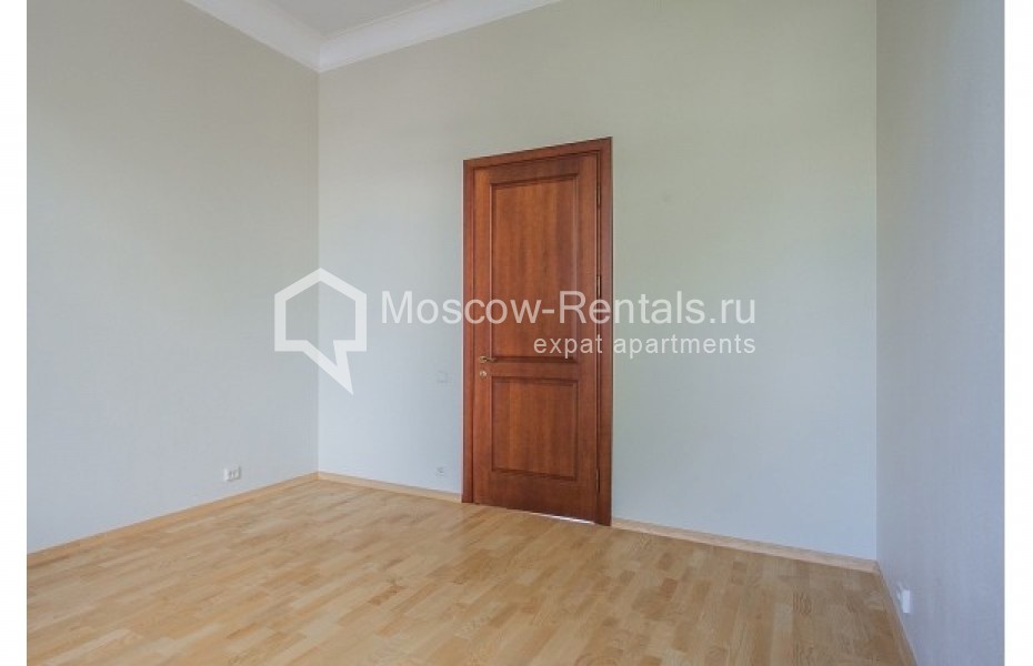 Photo #6 4-room (3 BR) apartment for <a href="http://moscow-rentals.ru/en/articles/long-term-rent" target="_blank">a long-term</a> rent
 in Russia, Moscow, Zhukovskogo str, 2