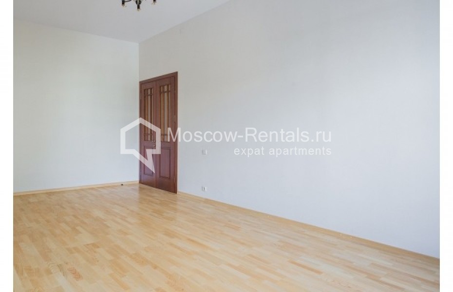 Photo #8 4-room (3 BR) apartment for <a href="http://moscow-rentals.ru/en/articles/long-term-rent" target="_blank">a long-term</a> rent
 in Russia, Moscow, Zhukovskogo str, 2