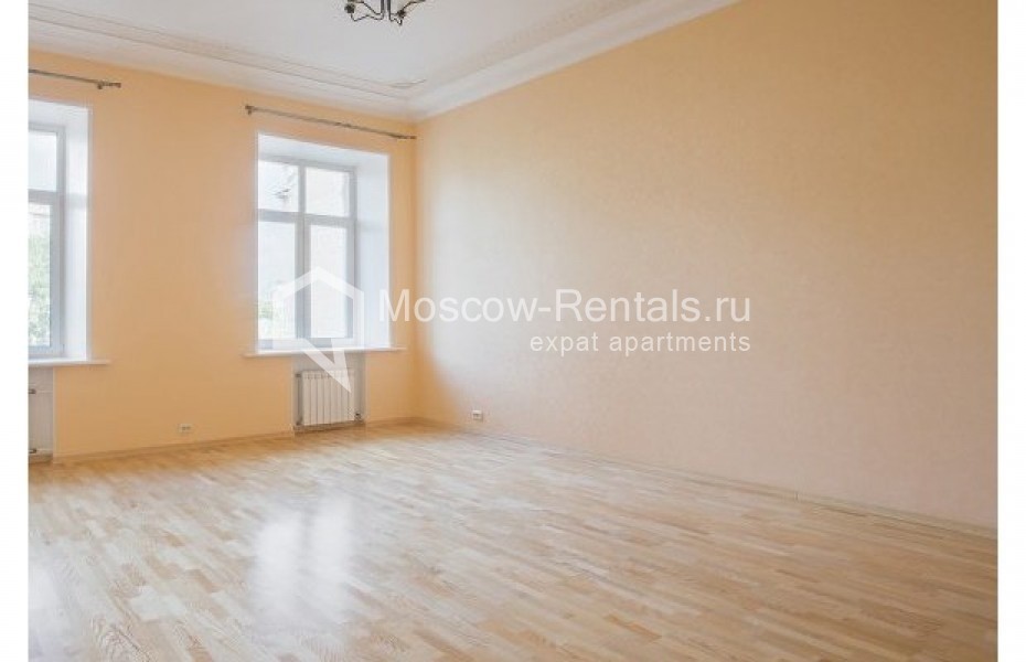 Photo #1 4-room (3 BR) apartment for <a href="http://moscow-rentals.ru/en/articles/long-term-rent" target="_blank">a long-term</a> rent
 in Russia, Moscow, Zhukovskogo str, 2