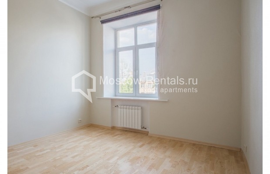 Photo #5 4-room (3 BR) apartment for <a href="http://moscow-rentals.ru/en/articles/long-term-rent" target="_blank">a long-term</a> rent
 in Russia, Moscow, Zhukovskogo str, 2
