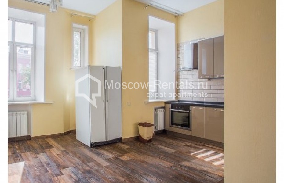 Photo #4 4-room (3 BR) apartment for <a href="http://moscow-rentals.ru/en/articles/long-term-rent" target="_blank">a long-term</a> rent
 in Russia, Moscow, Zhukovskogo str, 2