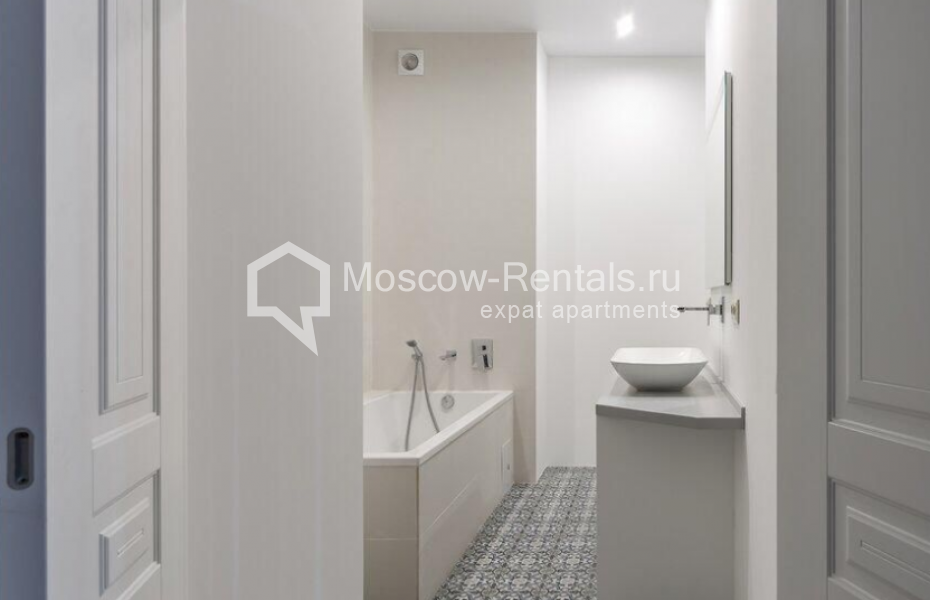Photo #9 4-room (3 BR) apartment for <a href="http://moscow-rentals.ru/en/articles/long-term-rent" target="_blank">a long-term</a> rent
 in Russia, Moscow, Pokrovka str, 14/2