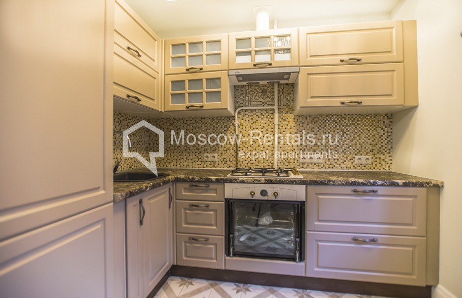 Photo #2 2-room (1 BR) apartment for <a href="http://moscow-rentals.ru/en/articles/long-term-rent" target="_blank">a long-term</a> rent
 in Russia, Moscow, Yazikovskyi lane, 5 к 6