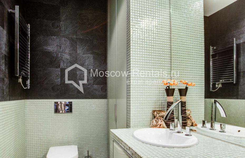 Photo #13 3-room (2 BR) apartment for <a href="http://moscow-rentals.ru/en/articles/long-term-rent" target="_blank">a long-term</a> rent
 in Russia, Moscow, Mosfilmovskaya str, 70к1