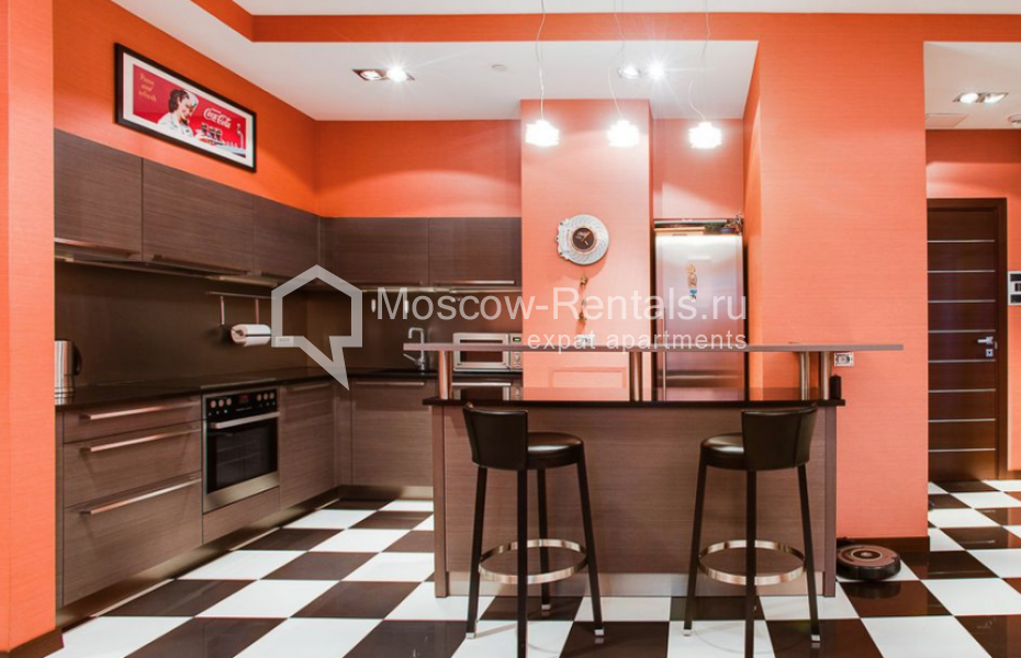 Photo #2 3-room (2 BR) apartment for <a href="http://moscow-rentals.ru/en/articles/long-term-rent" target="_blank">a long-term</a> rent
 in Russia, Moscow, Mosfilmovskaya str, 70к1