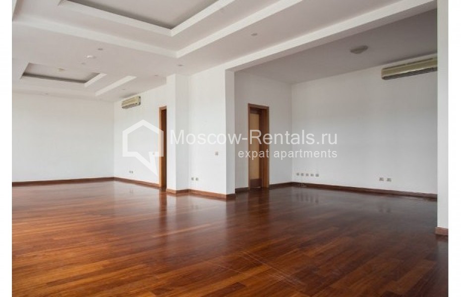 Photo #1 4-room (3 BR) apartment for <a href="http://moscow-rentals.ru/en/articles/long-term-rent" target="_blank">a long-term</a> rent
 in Russia, Moscow, Tverskaya str, 28к1