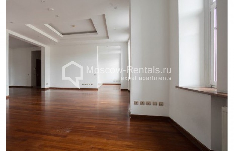 Photo #2 4-room (3 BR) apartment for <a href="http://moscow-rentals.ru/en/articles/long-term-rent" target="_blank">a long-term</a> rent
 in Russia, Moscow, Tverskaya str, 28к1