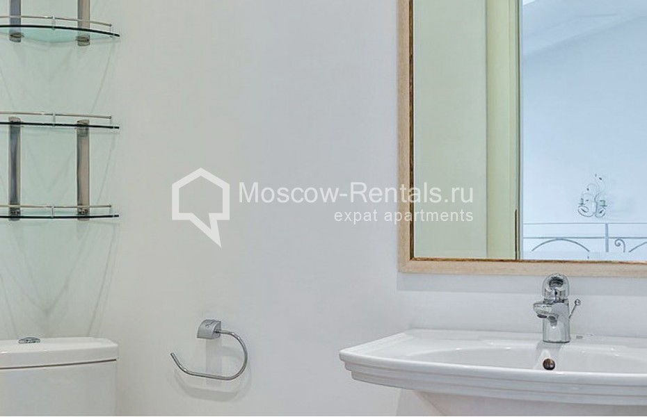 Photo #21 6-room (5 BR) apartment for <a href="http://moscow-rentals.ru/en/articles/long-term-rent" target="_blank">a long-term</a> rent
 in Russia, Moscow, Vorotnikovskyi lane, 4
