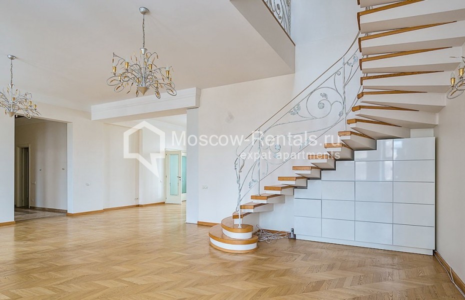Photo #5 6-room (5 BR) apartment for <a href="http://moscow-rentals.ru/en/articles/long-term-rent" target="_blank">a long-term</a> rent
 in Russia, Moscow, Vorotnikovskyi lane, 4