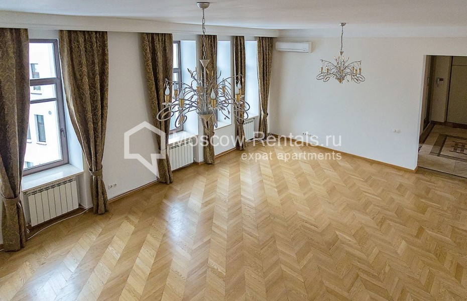 Photo #1 6-room (5 BR) apartment for <a href="http://moscow-rentals.ru/en/articles/long-term-rent" target="_blank">a long-term</a> rent
 in Russia, Moscow, Vorotnikovskyi lane, 4