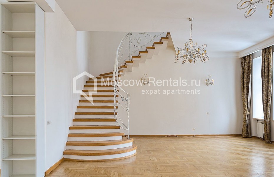 Photo #6 6-room (5 BR) apartment for <a href="http://moscow-rentals.ru/en/articles/long-term-rent" target="_blank">a long-term</a> rent
 in Russia, Moscow, Vorotnikovskyi lane, 4