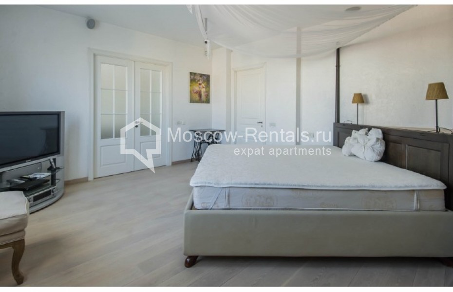 Photo #9 5-room (4 BR) apartment for <a href="http://moscow-rentals.ru/en/articles/long-term-rent" target="_blank">a long-term</a> rent
 in Russia, Moscow, Smolenskaya emb., 2