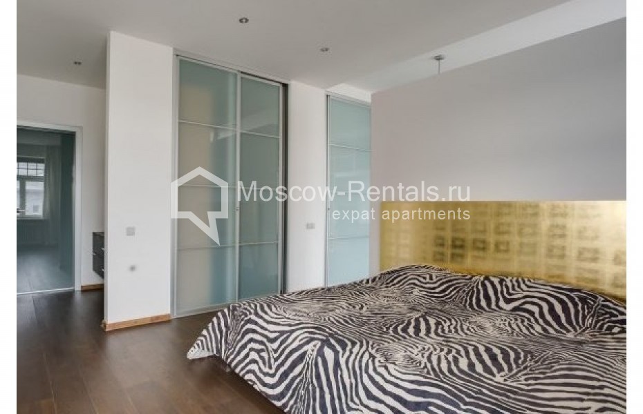 Photo #4 3-room (2 BR) apartment for <a href="http://moscow-rentals.ru/en/articles/long-term-rent" target="_blank">a long-term</a> rent
 in Russia, Moscow, Malaya Ordynka str, 3