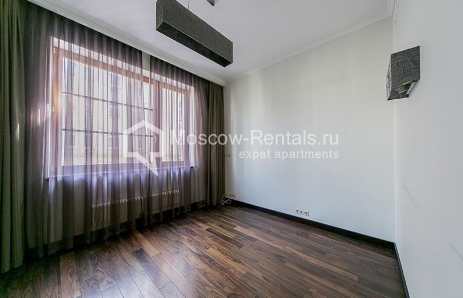 Photo #9 4-room (3 BR) apartment for <a href="http://moscow-rentals.ru/en/articles/long-term-rent" target="_blank">a long-term</a> rent
 in Russia, Moscow, Burdenko str, 10