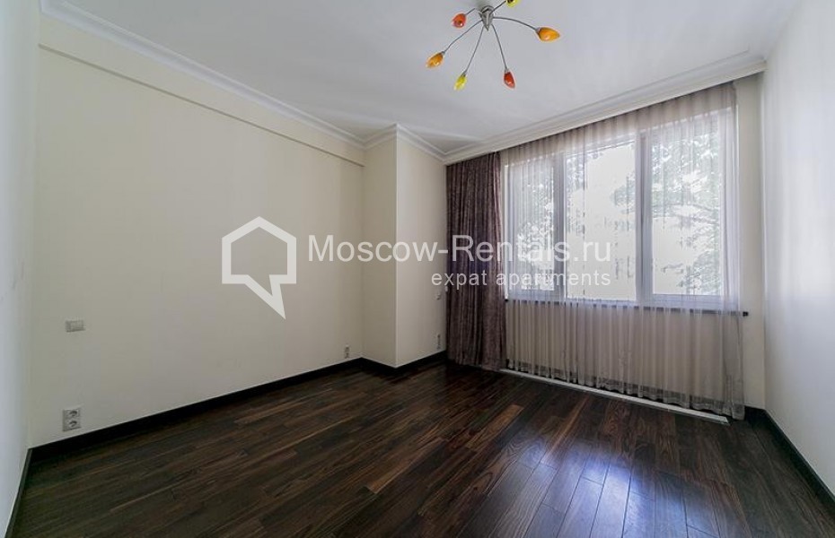 Photo #10 4-room (3 BR) apartment for <a href="http://moscow-rentals.ru/en/articles/long-term-rent" target="_blank">a long-term</a> rent
 in Russia, Moscow, Burdenko str, 10